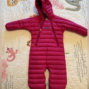 Patagonia infant bunting suit size 6 months